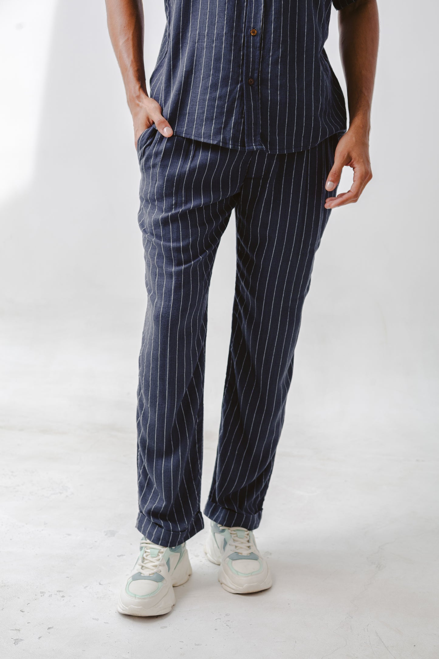 Pantalón Recto Líneas Marino