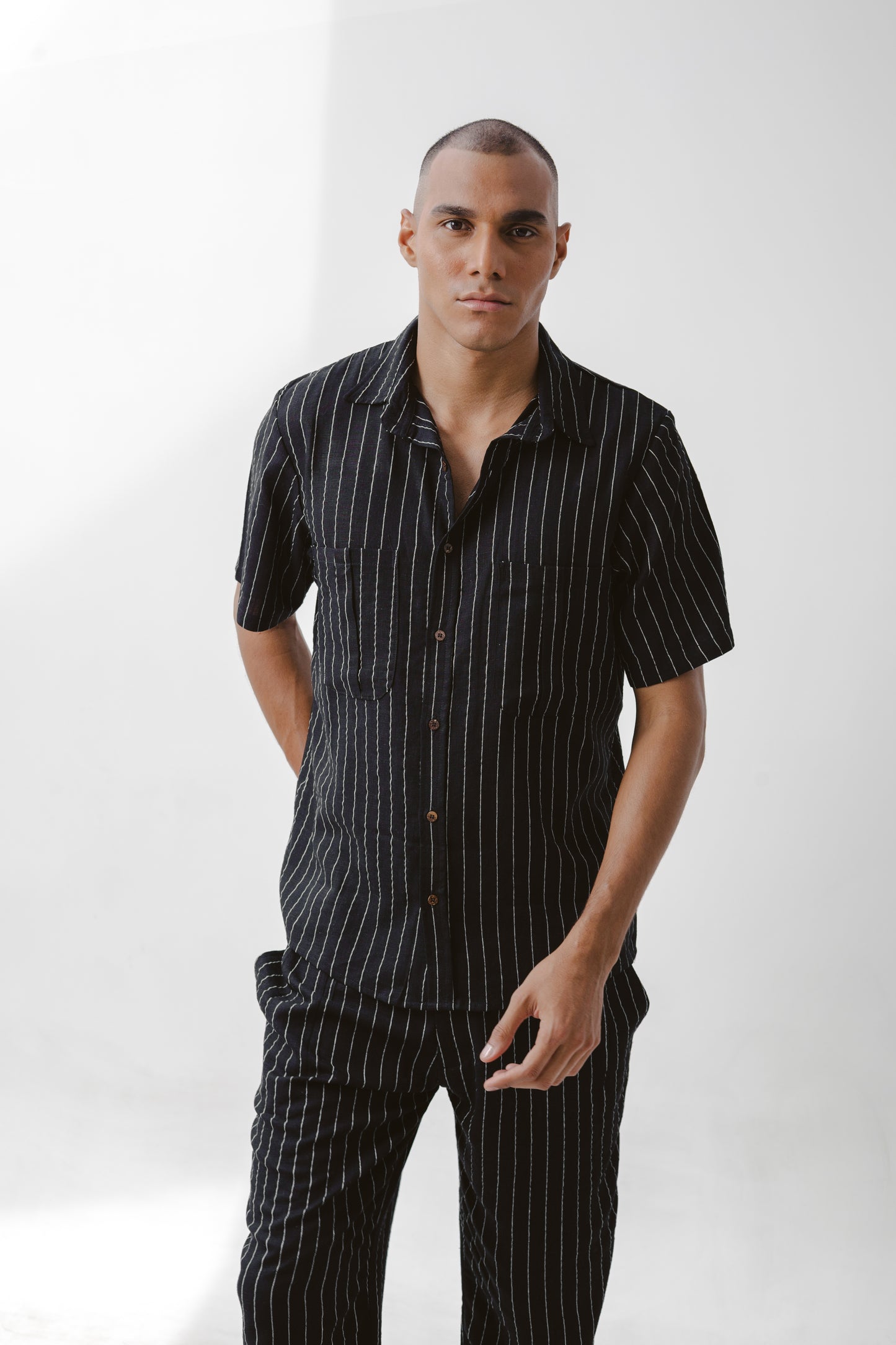 Pantalón Recto Líneas Negro