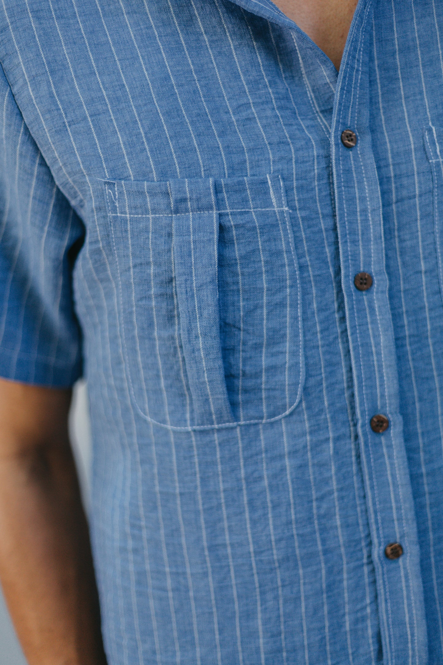 Camisa lineas celeste