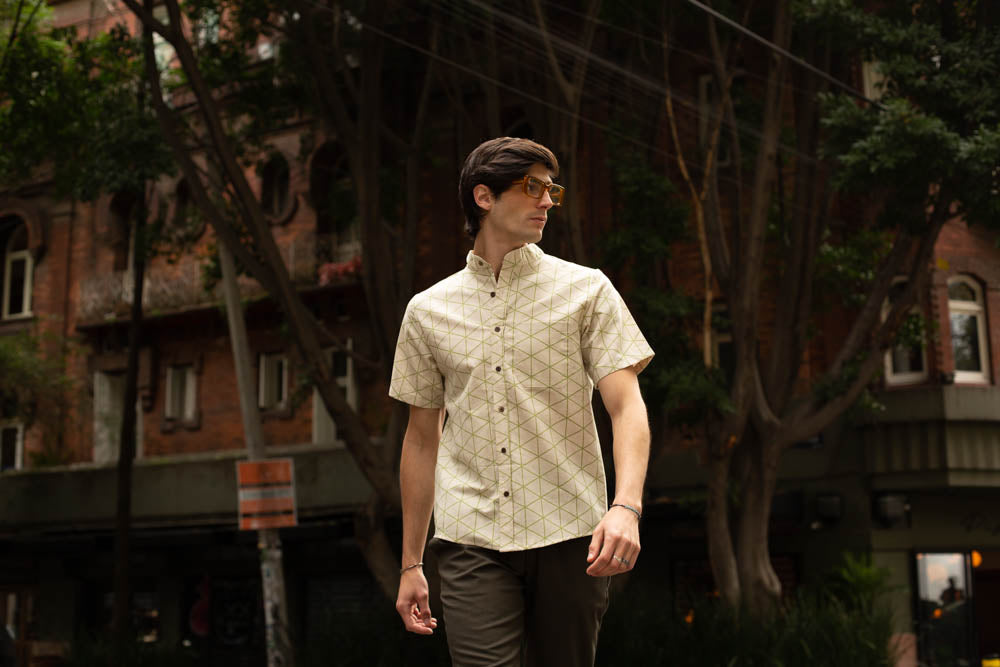 Camisa Geometria Verde Mao