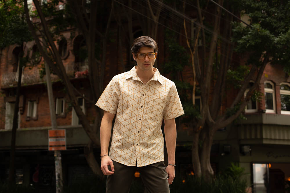 Camisa Geometria Ocre